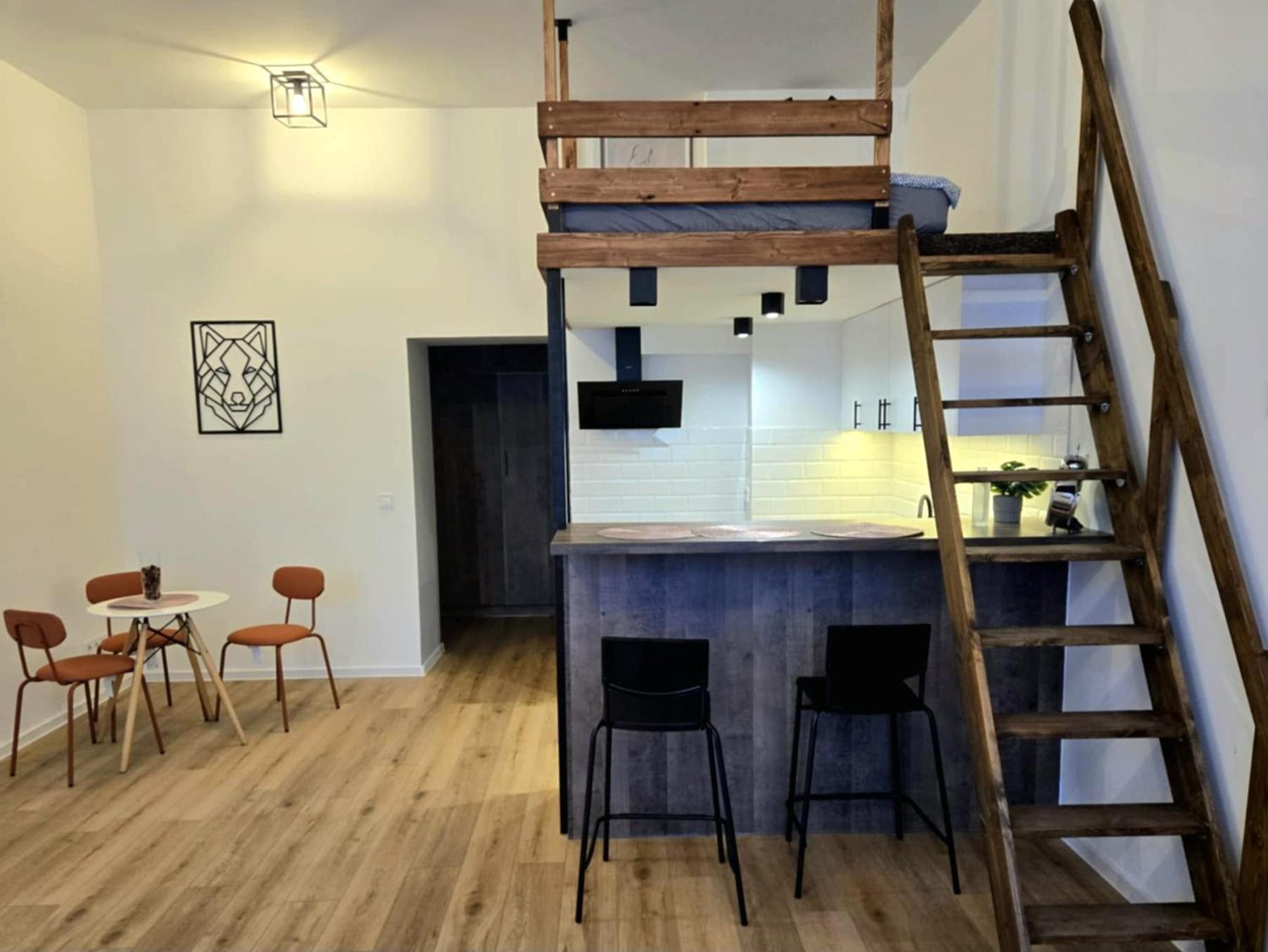 Apartment Hola Rewolucji 1905r *