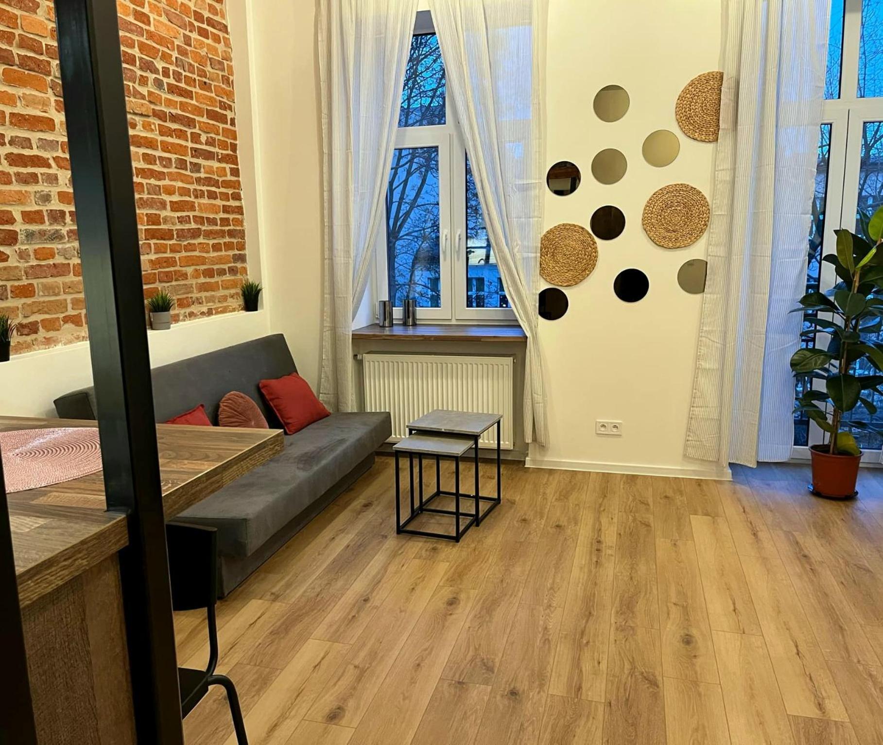 Apartment Hola Rewolucji 1905r *